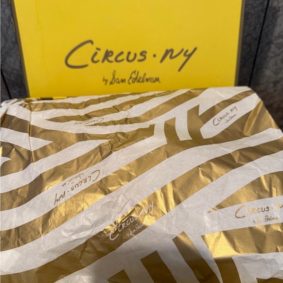 NEW IN THE BOX- Circus by Sam Edelman Yuki Bootie Size 8 - Picture 10 of 11